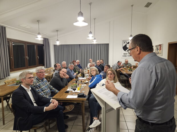 Markus Xander berichtet &uuml;ber aktuelle Themen im G&uuml;glinger Gemeinderat