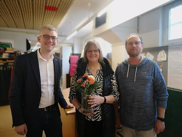B&uuml;rgermeister Tauch (l.) mit Rita Oesterle und Aljoscha Kuch.