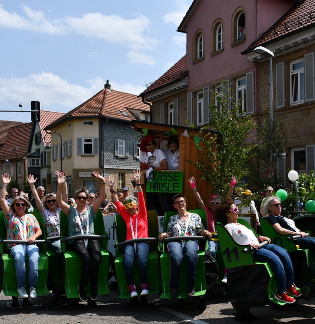Fantasievolle Wagen werden am Pfingstmontag beim Festumzug durchs Städtle ziehen.