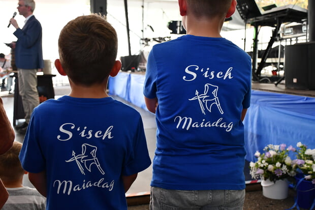 So schauen die neuen Shirts von hinten aus.
