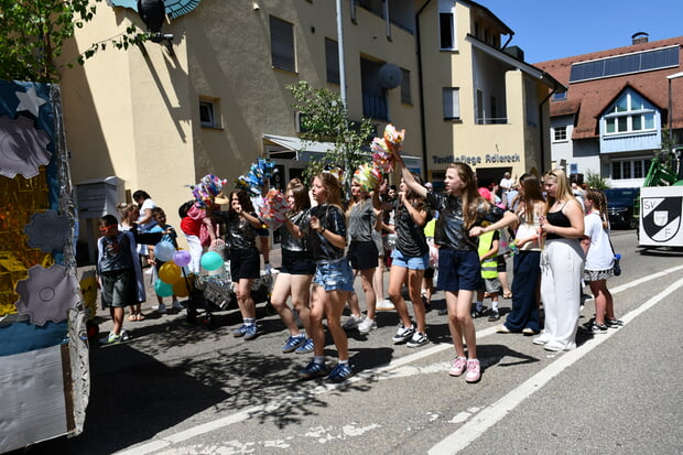 ...die Realschule ist immer gern beim Umzug dabei....