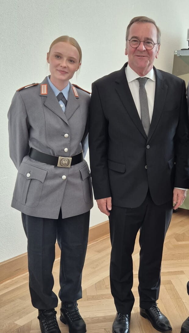 Nele beim Empfang in Berlin mit Boris Pistorius