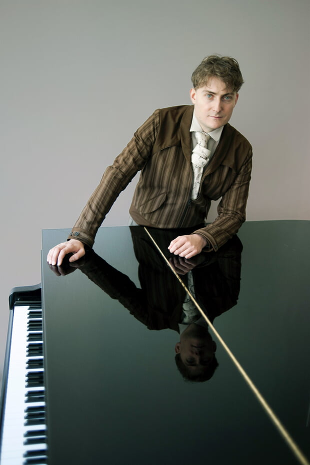 Sebastian Krämers neues Programm heißt "Gesänge auf der Falltür".